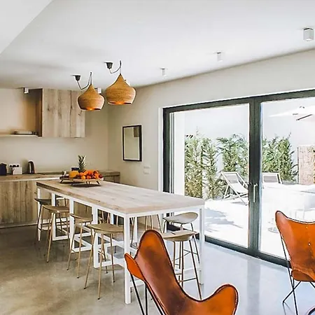 Designed With A Minimalistic Approach Stracke Feriehus Dubrovnik